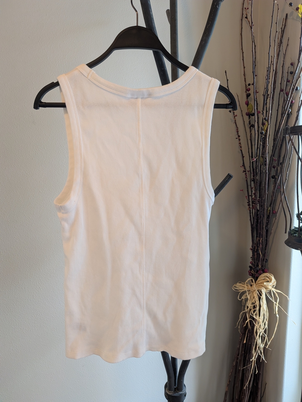 Universal Thread White Ribbed Scoop Neck Tank - Picture 2 of 3